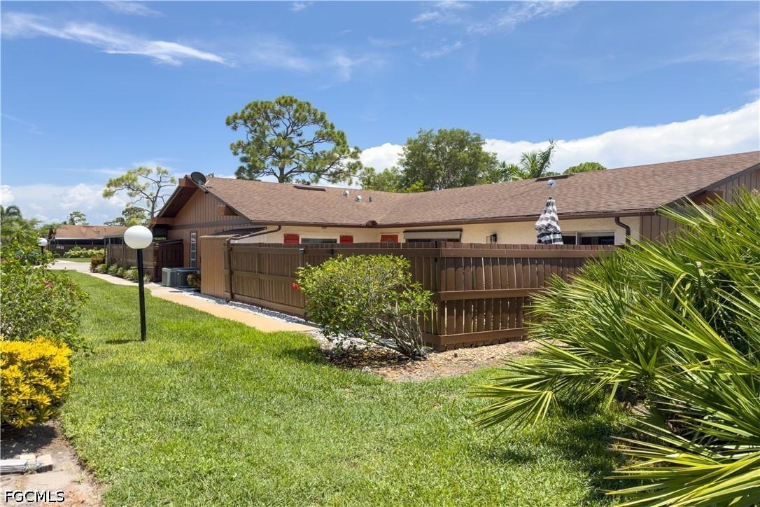 5638 Foxlake Dr., North Fort Myers, FL 33917