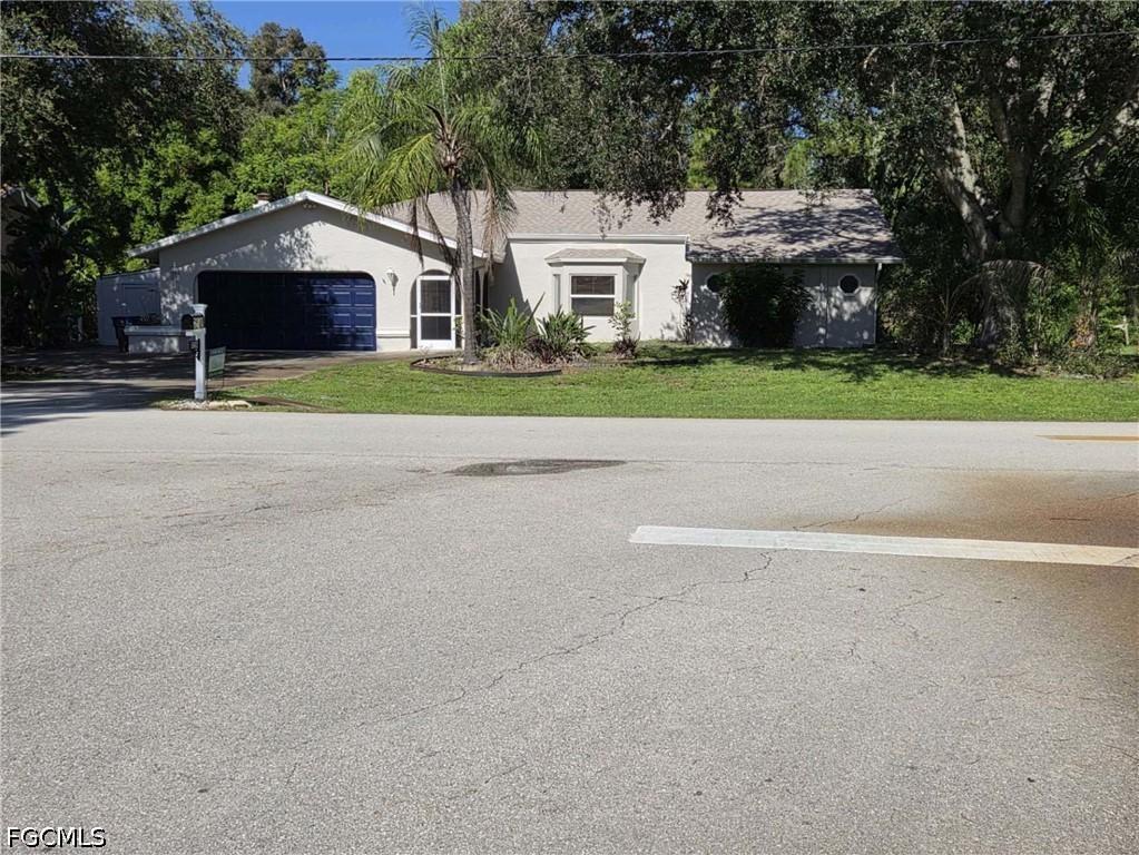 18682 Spruce Dr., Fort Myers, FL 33967