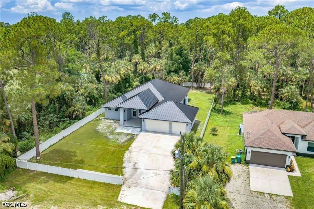 1853 Della Dr., Naples, FL 34117