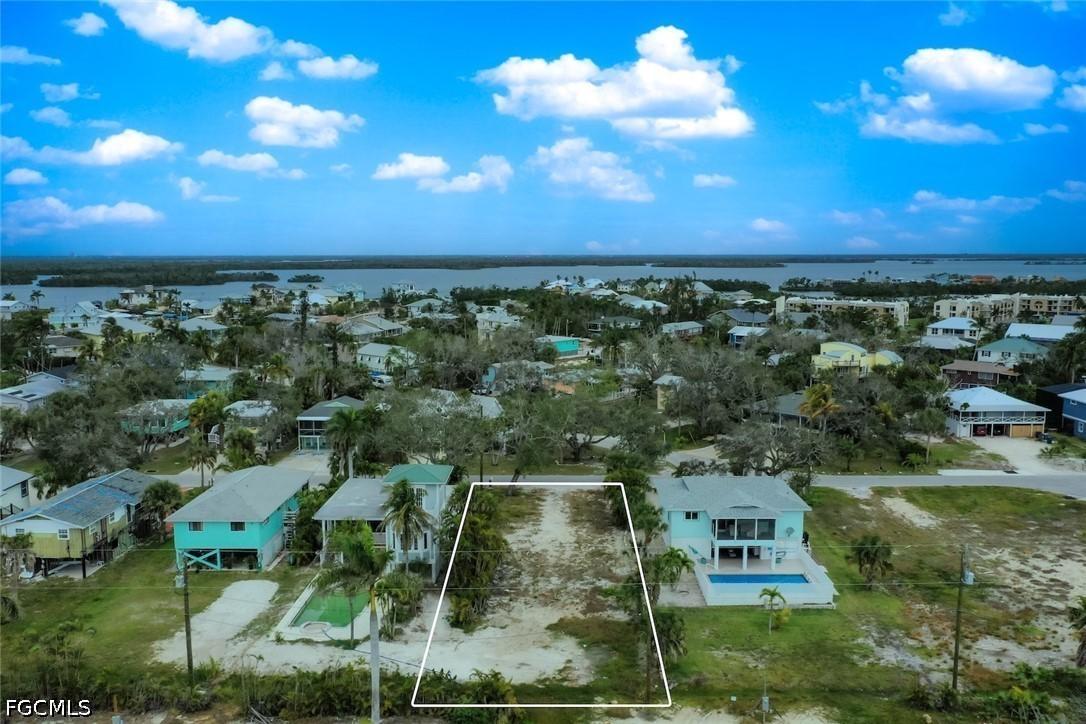 5780 Lauder St., Fort Myers Beach, FL 33931