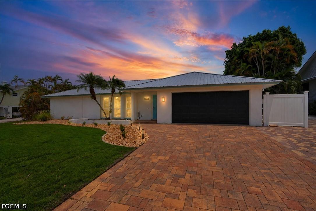 1477 Albatross Rd., Sanibel, FL 33957