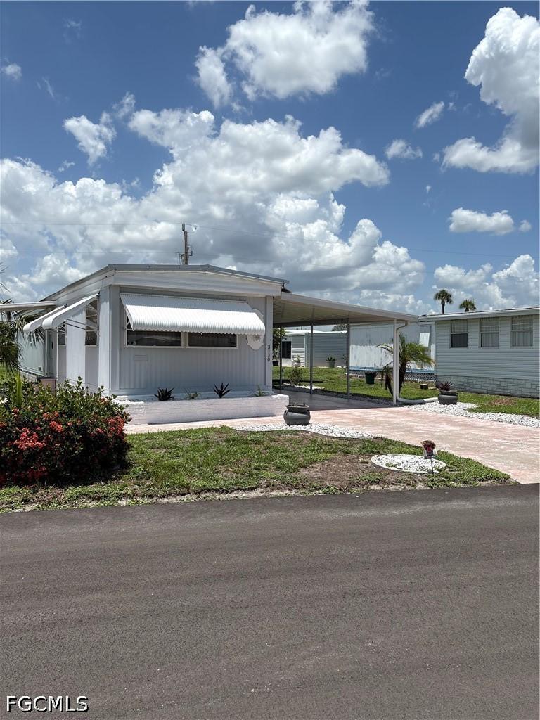 3130 Mercury Ln., North Fort Myers, FL 33903