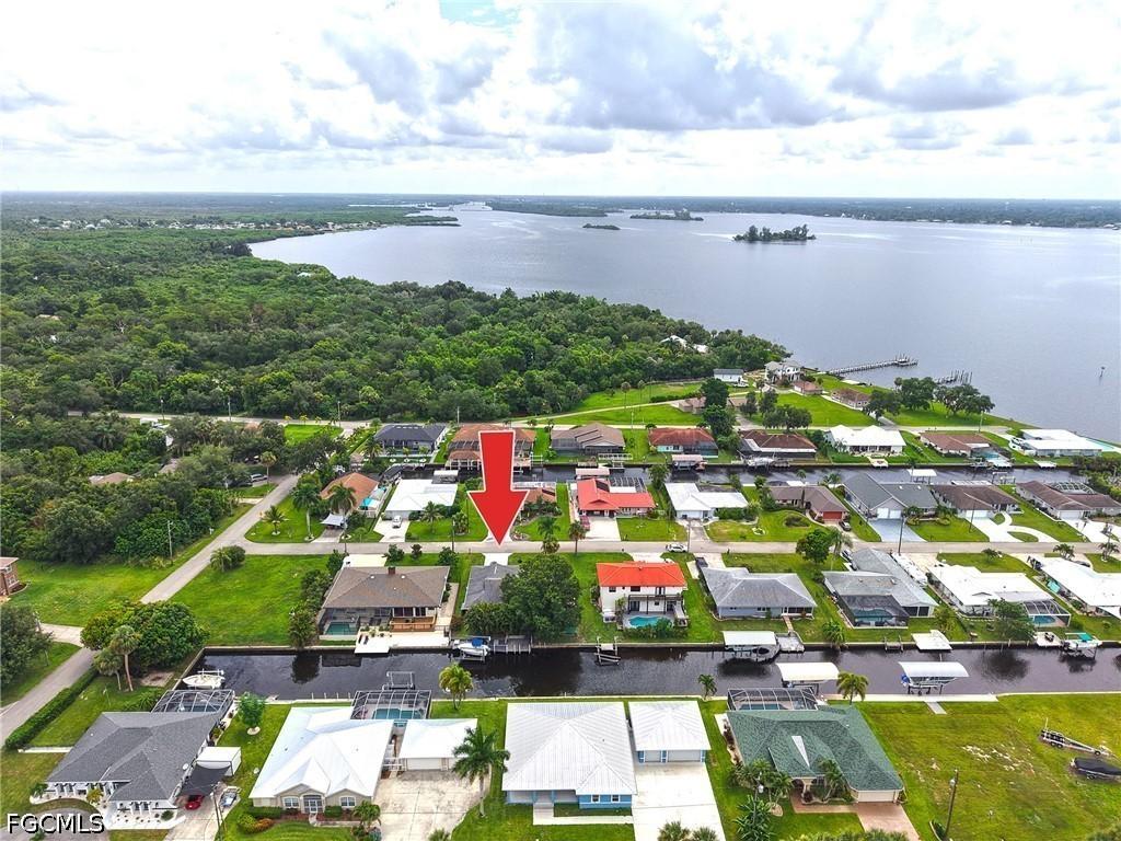 7228 Reymoor Dr., North Fort Myers, FL 33917