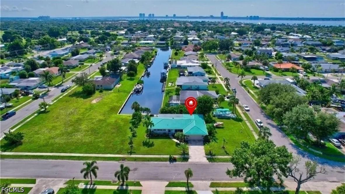 4638 Vinsetta Ave., North Fort Myers, FL 33903