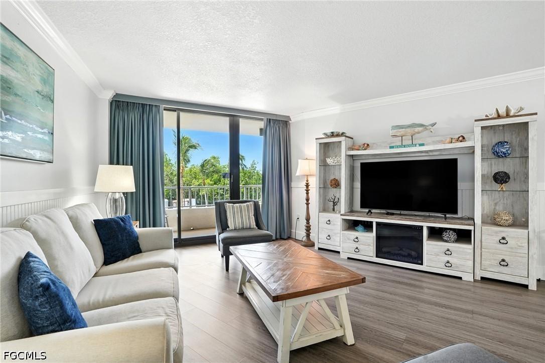440 Seaview Ct. #201, Marco Island, FL 34145