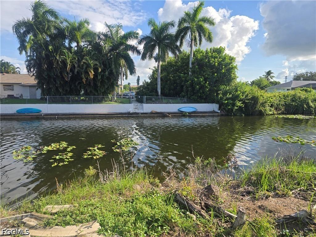 2205 SE 2nd Ter., Cape Coral, FL 33990