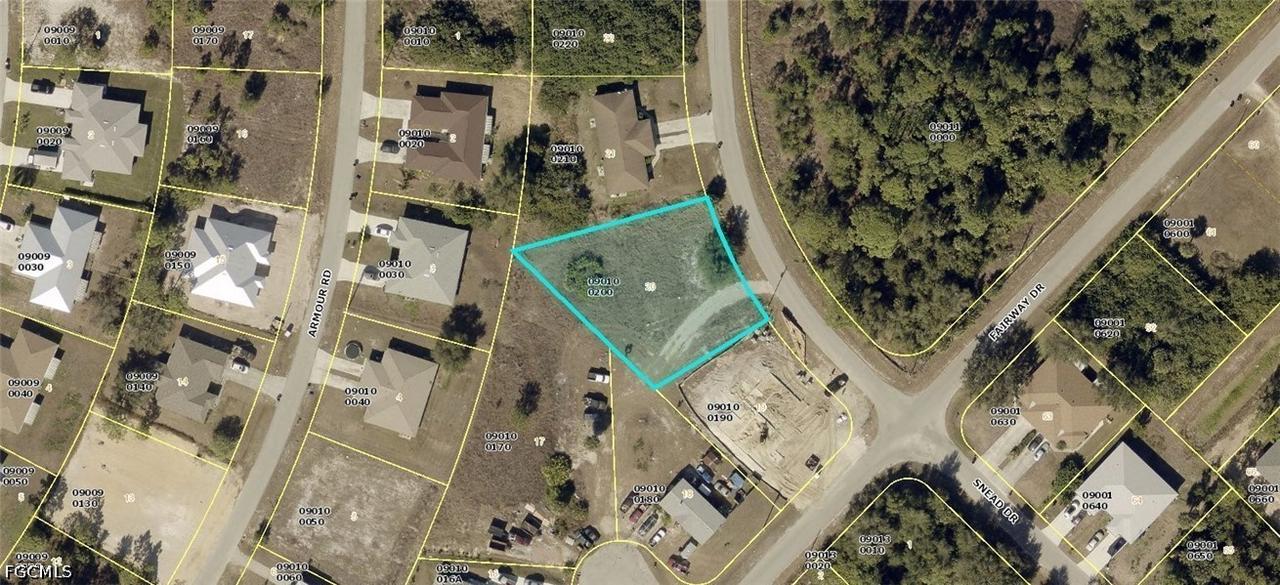 2214 Snead Dr., Lehigh Acres, FL 33973