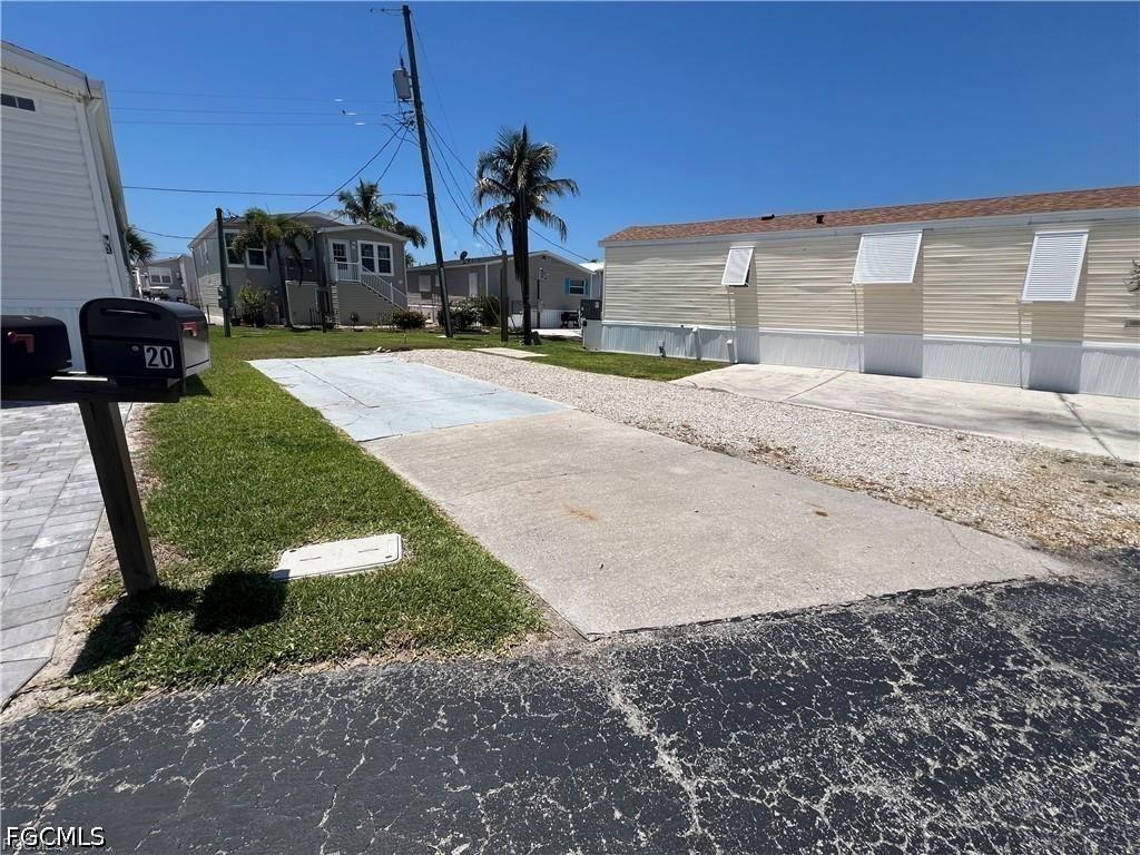 20 Helen Ln., Fort Myers Beach, FL 33931