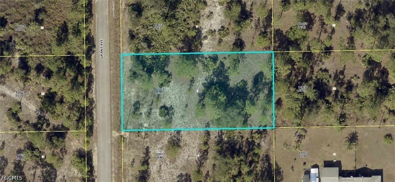 318 Grant Ave., Lehigh Acres, FL 33936