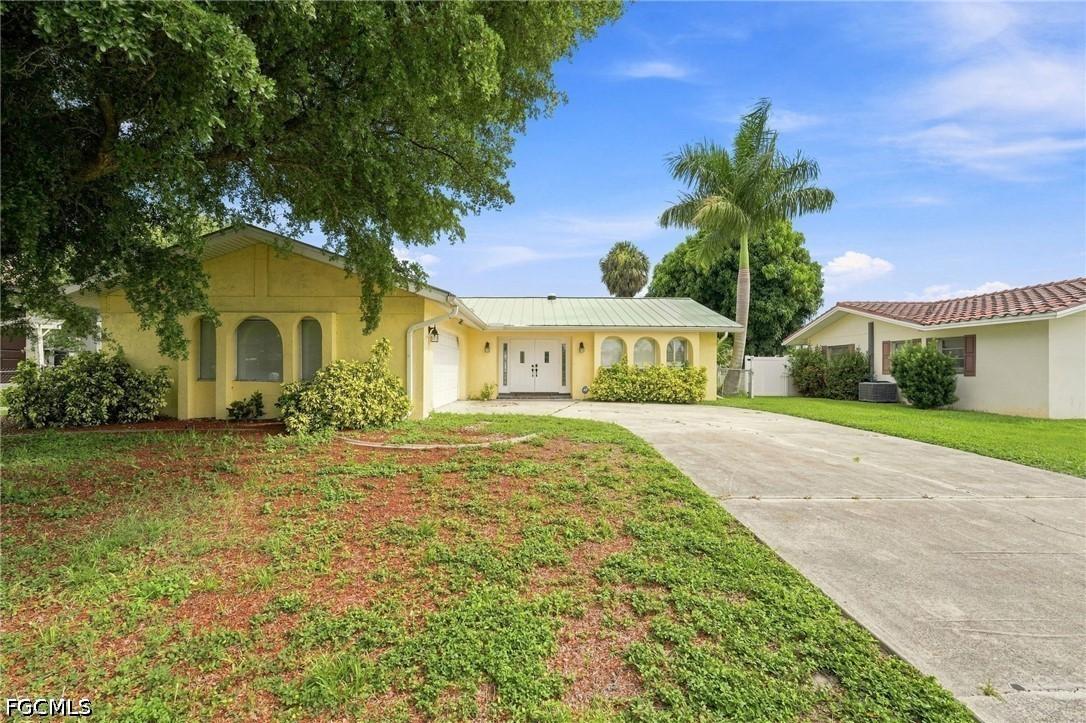 902 El Dorado Pkwy., Cape Coral, FL 33904