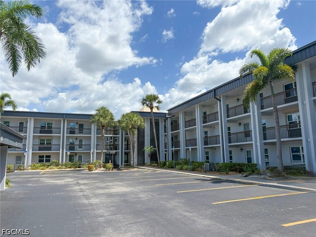 1740 Pine Valley Dr. #115, Fort Myers, FL 33907