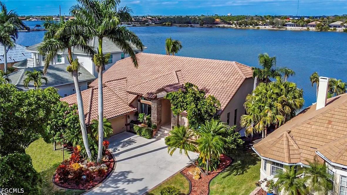 5160 Harborage Dr., Fort Myers, FL 33908