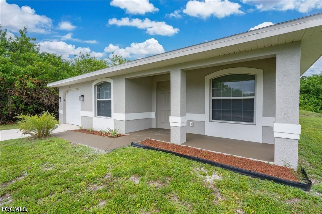 546 Sherwood Ave., Lehigh Acres, FL 33974