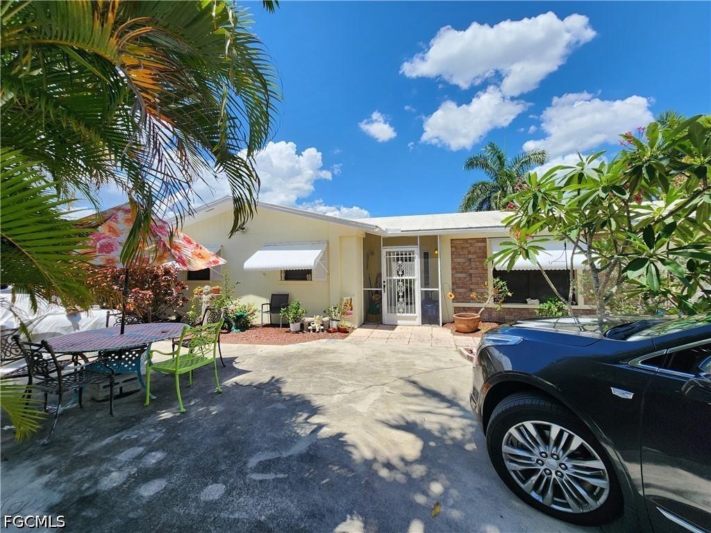 1370 Harbor View Dr., North Fort Myers, FL 33917