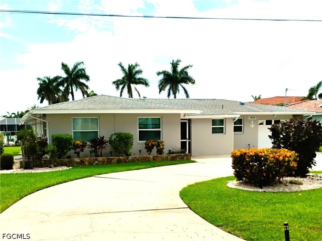 5240 Seminole Ct., Cape Coral, FL 33904
