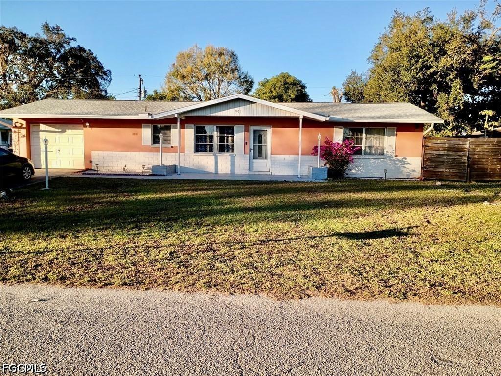 901 Juno Dr., Lehigh Acres, FL 33936