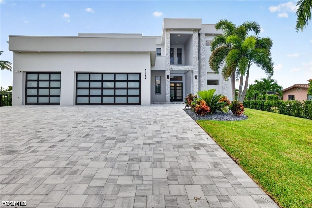 5362 Mayfair Ct., Cape Coral, FL 33904