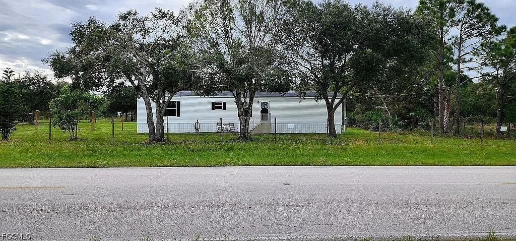 330 N Cabbage Palm St., Clewiston, FL 33440