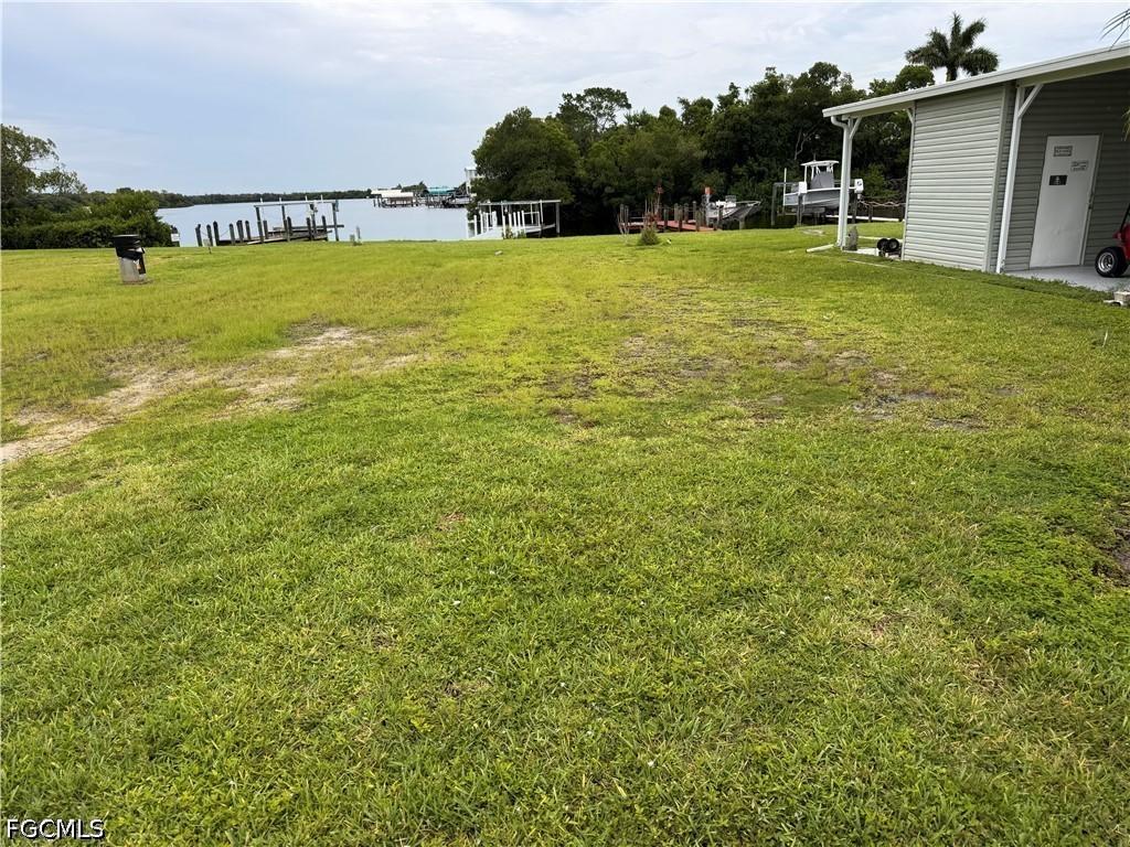 324 Shoreland Dr., Fort Myers, FL 33905