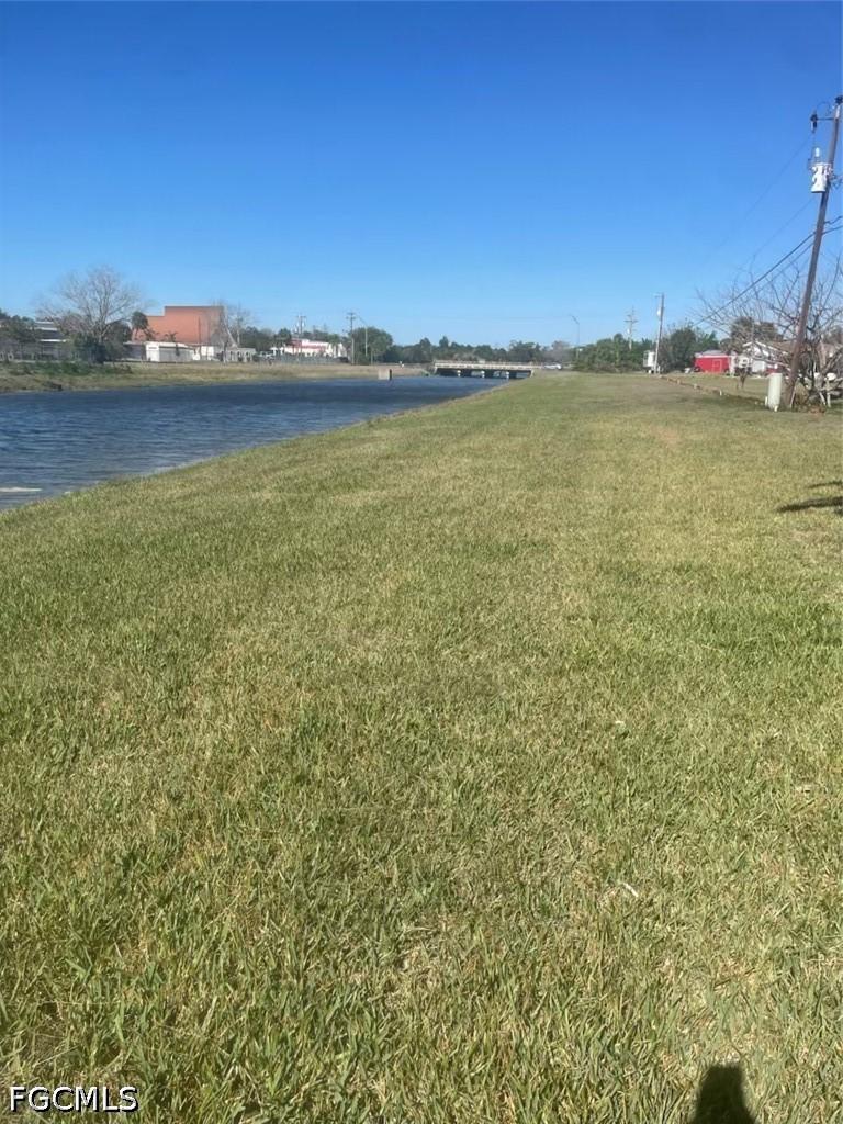 1927 NW 9th Pl., Cape Coral, FL 33993