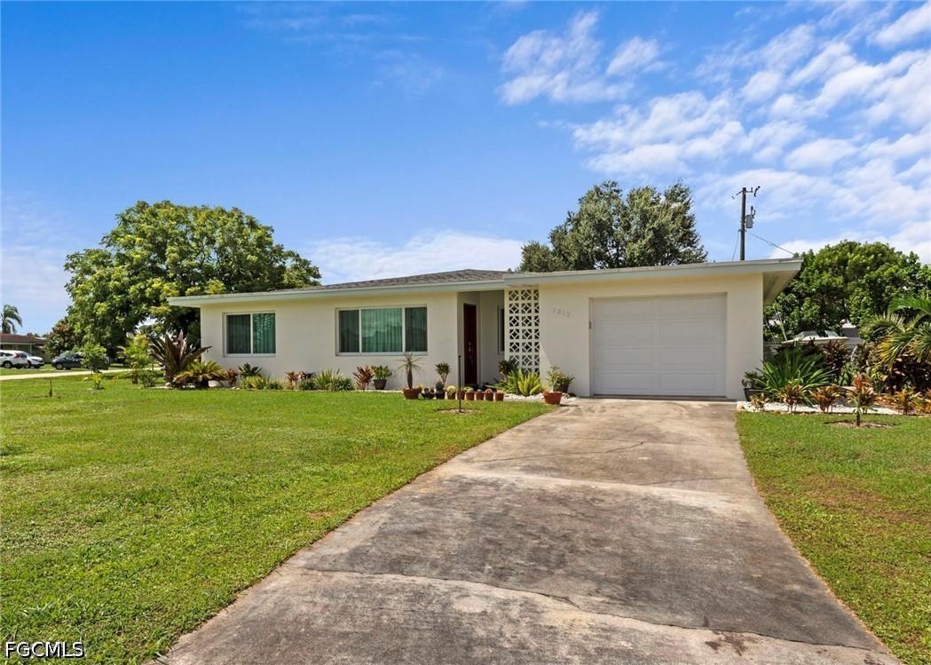 1212 Barnsdale St., Lehigh Acres, FL 33936