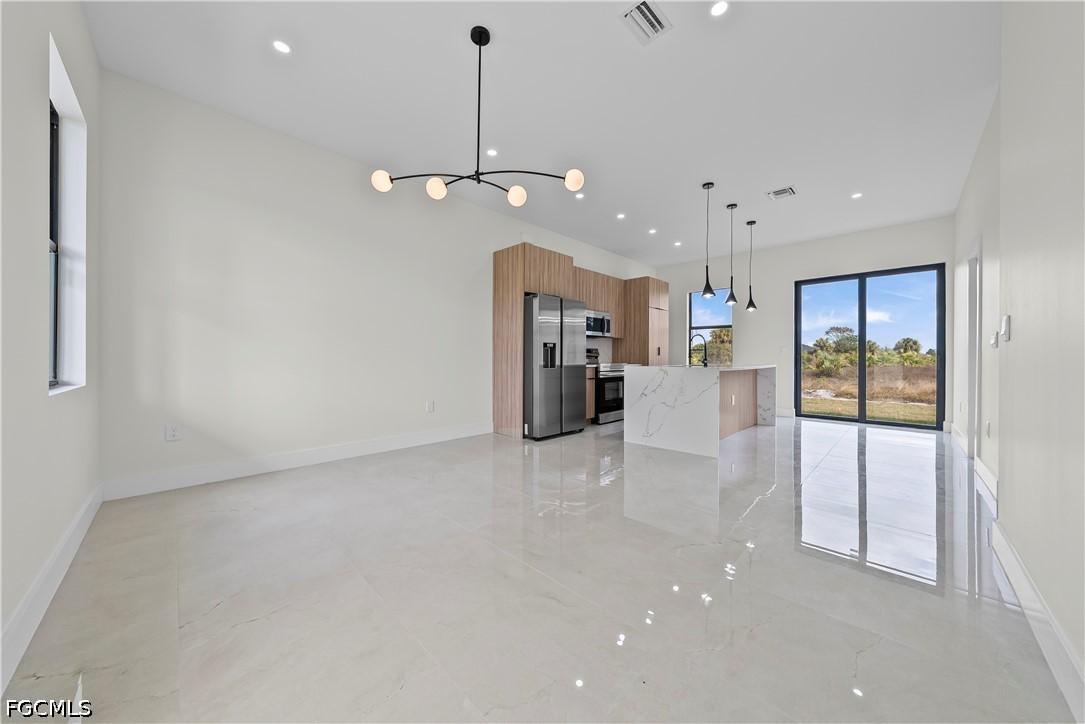 1023 Graystone Ave., Lehigh Acres, FL 33974