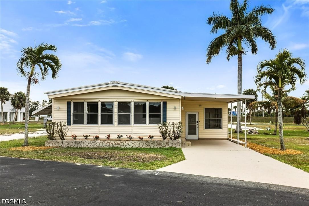 13651 Grackle Dr., Fort Myers, FL 33908