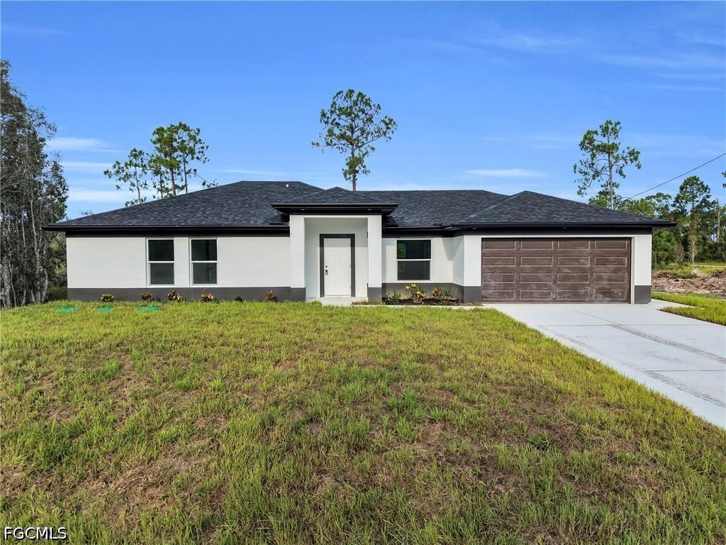 863 Burrows Ave., Lehigh Acres, FL 33974