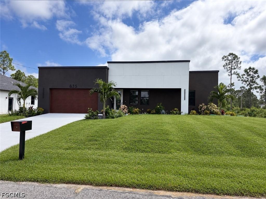 835 Harnes Ave., Lehigh Acres, FL 33974