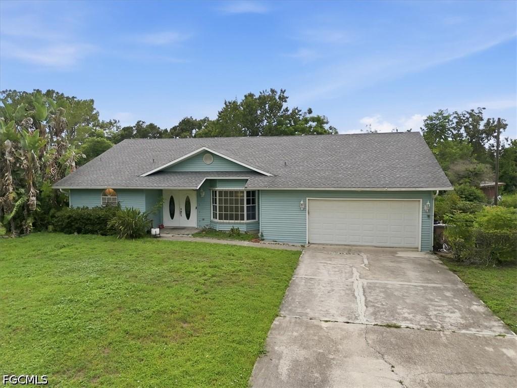 115 Robert Ave., Lehigh Acres, FL 33936