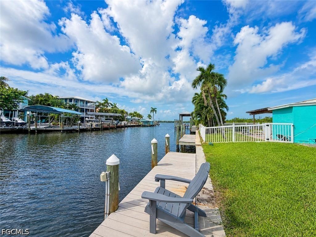 2623 2nd St., Matlacha, FL 33993