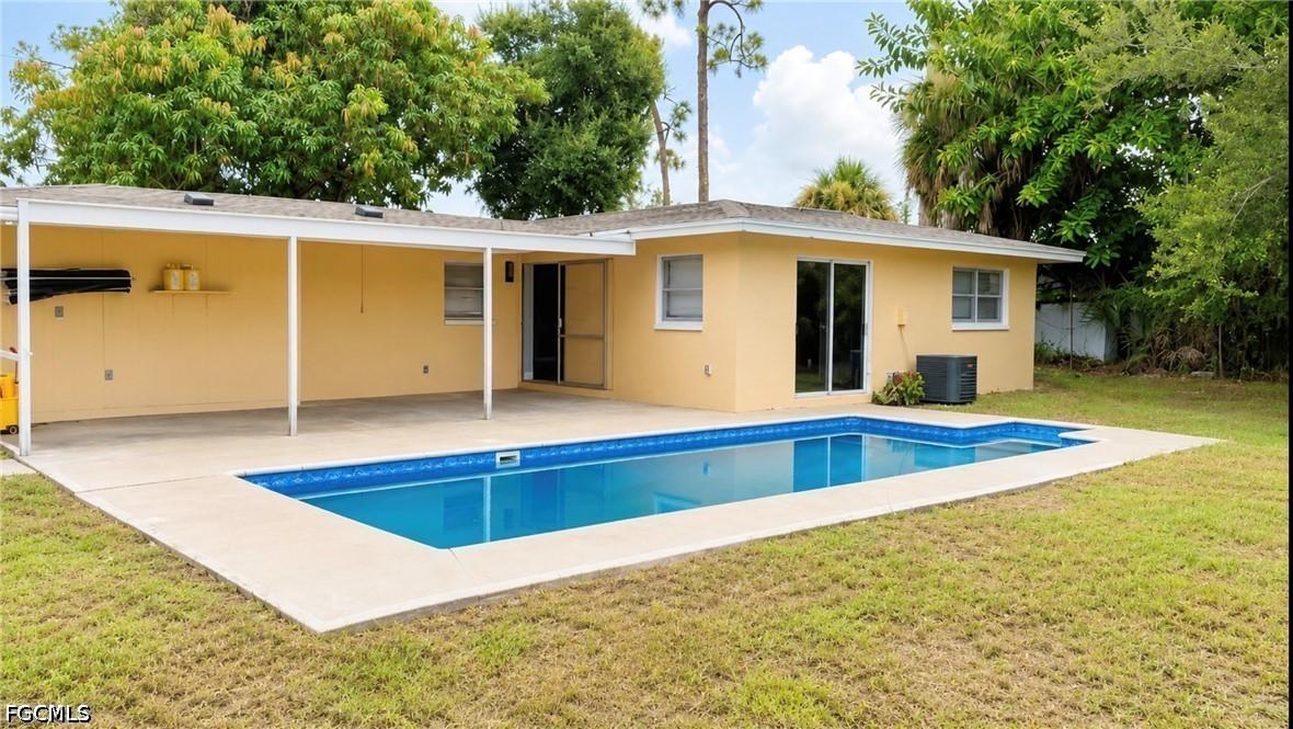 1634 Newport Ct., Fort Myers, FL 33907