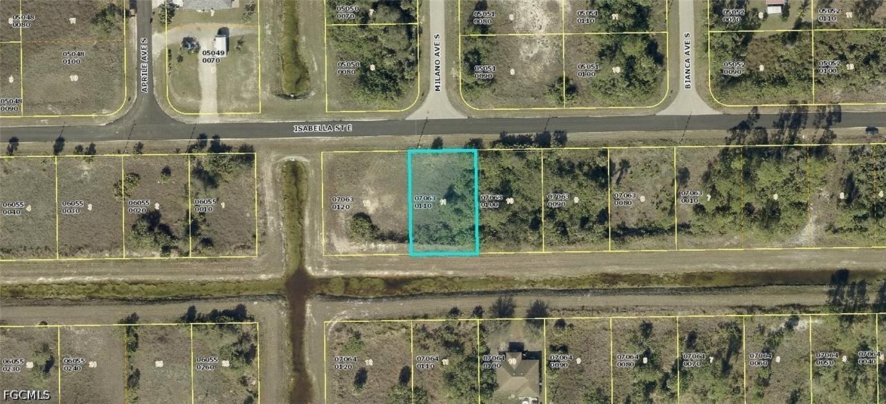 1230 Isabella St., Lehigh Acres, FL 33974