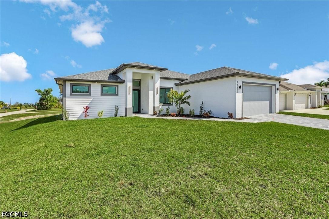 121 Gleason Pkwy., Cape Coral, FL 33914