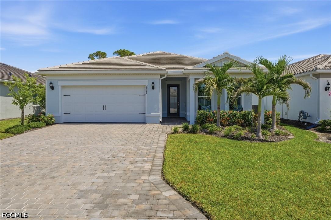 7517 Paradise Tree Dr., North Fort Myers, FL 33917