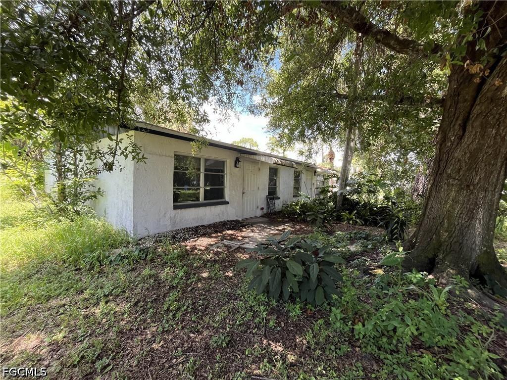 1265 Monica Ln., North Fort Myers, FL 33903