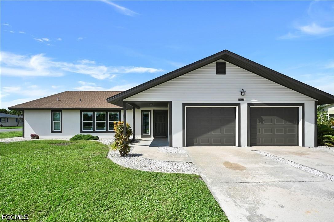 1482 N Larkwood Sq., Fort Myers, FL 33919