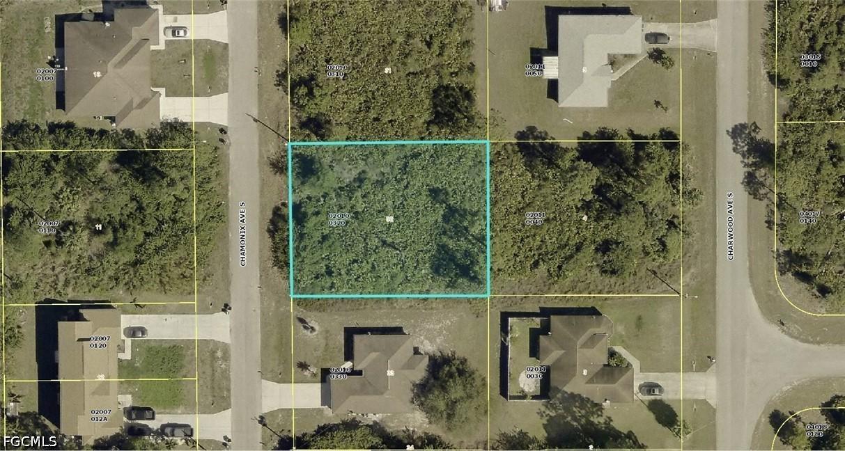 385 Chamonix Ave., Lehigh Acres, FL 33974