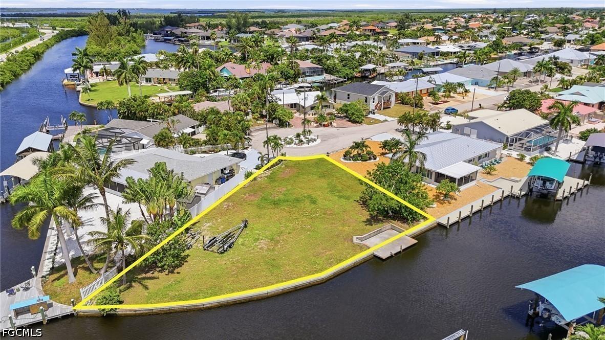 12100 Moon Shell Dr., Matlacha Isles, FL 33991