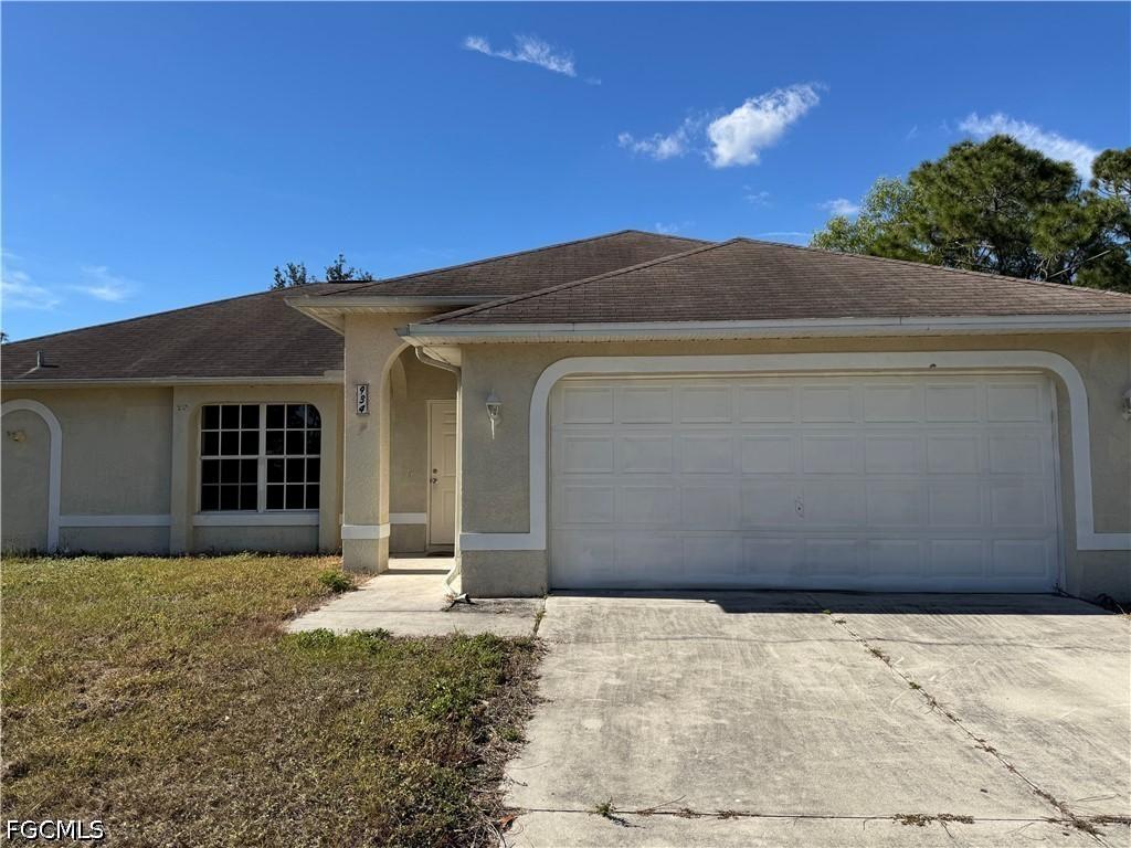 934 Garnet Ave., Lehigh Acres, FL 33974