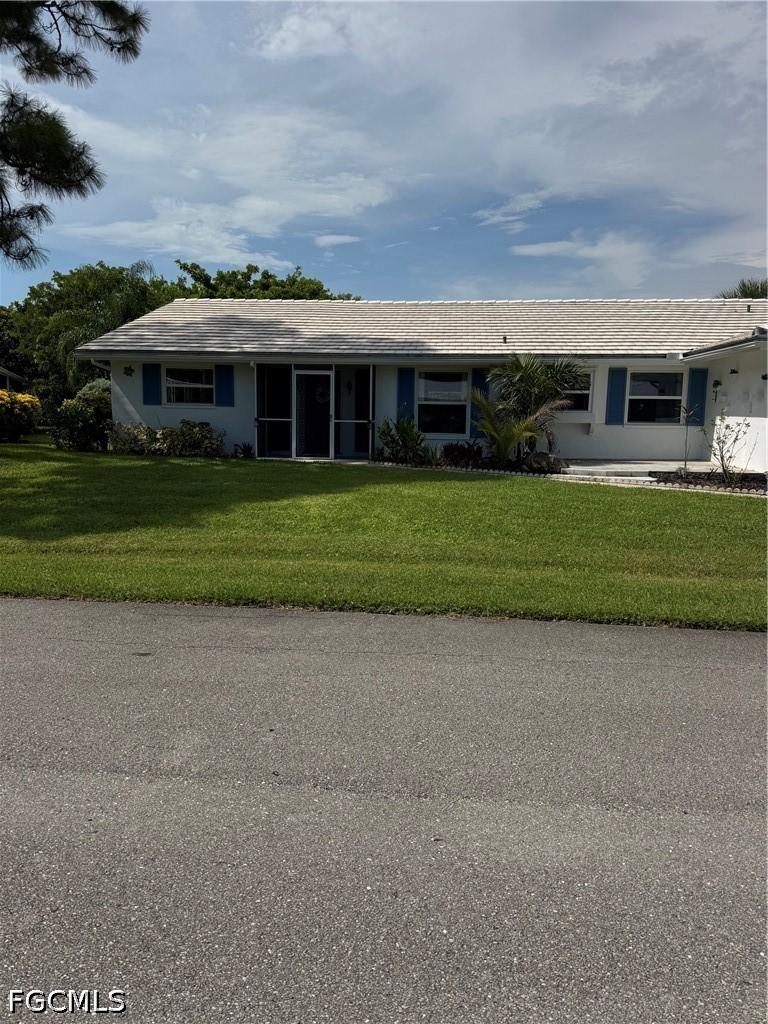 30 Maui Cir., Naples, FL 34112