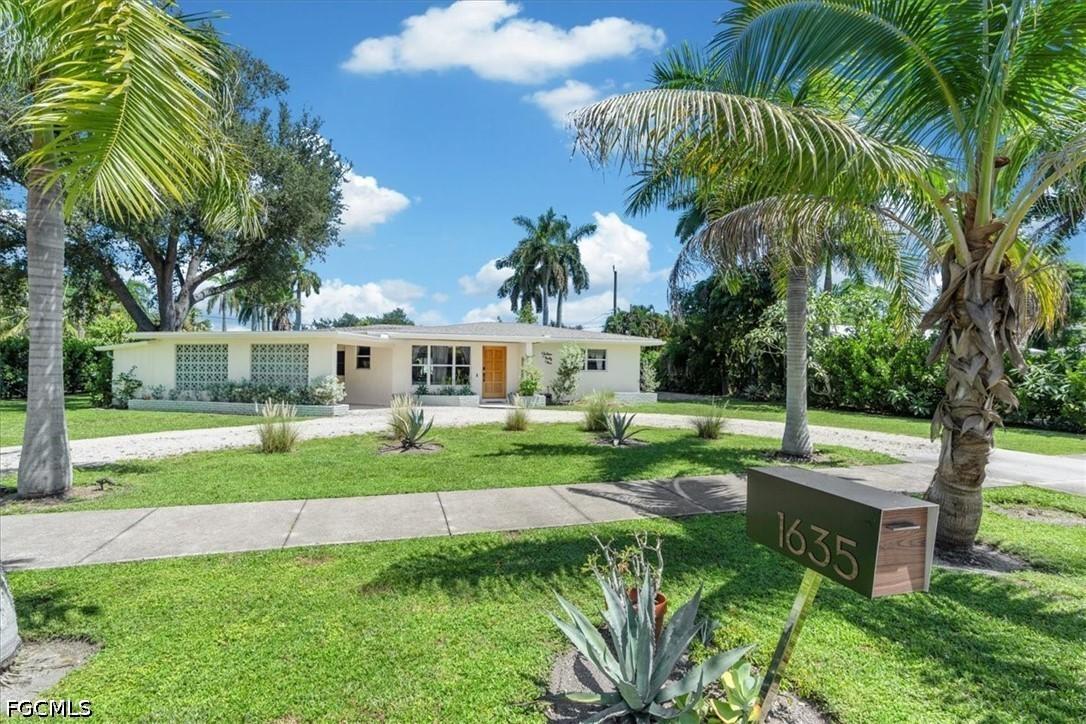 1635 Grove Ave., Fort Myers, FL 33901