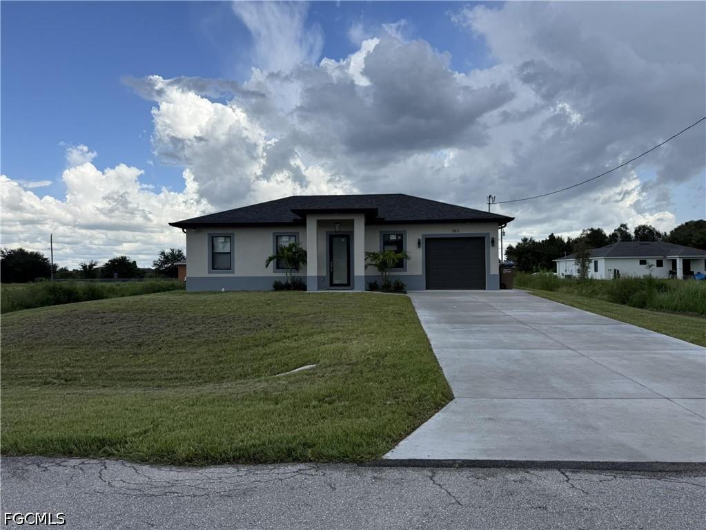 383 Pennfield Ave., Lehigh Acres, FL 33974