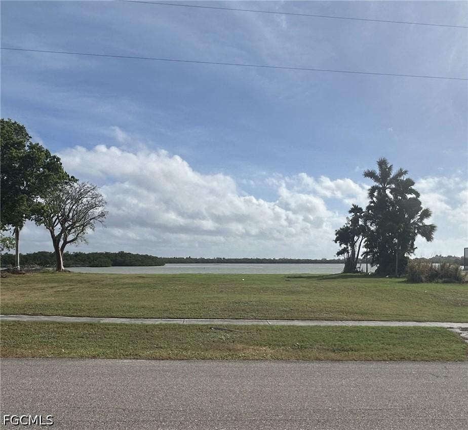 945 Caxambas Dr., Marco Island, FL 34145