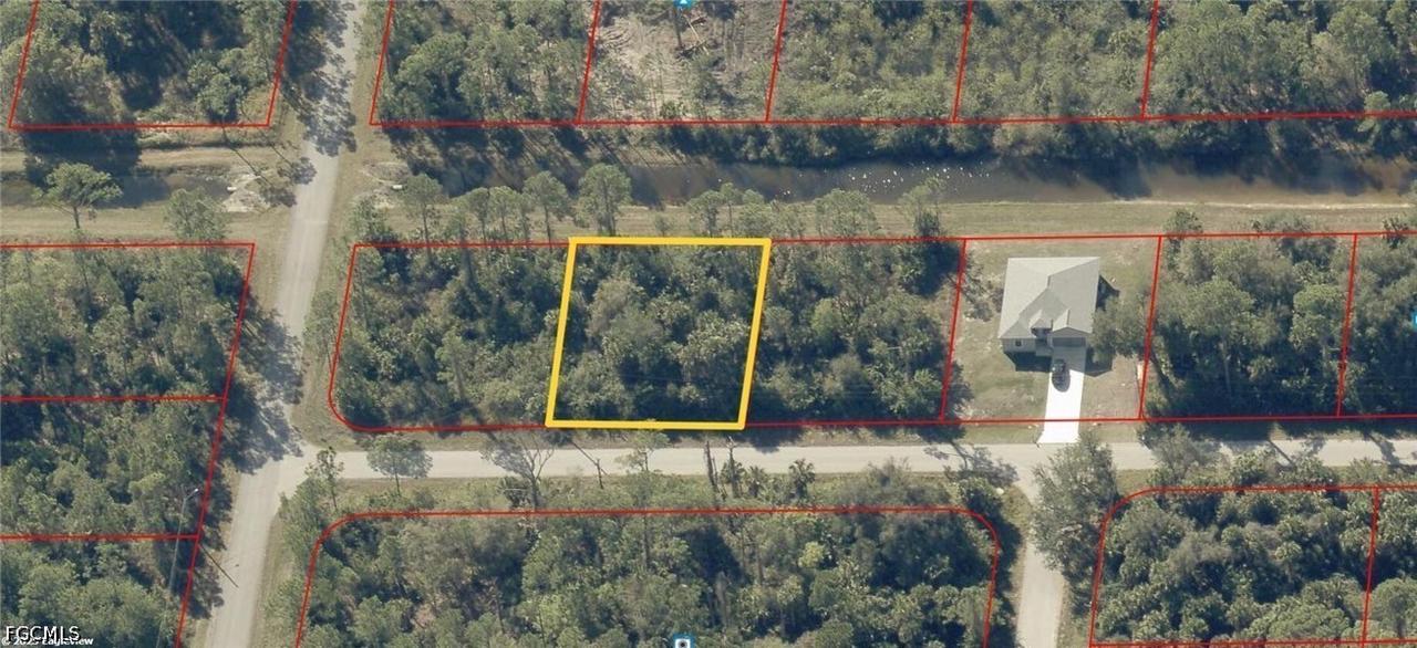 1244 Ravenswood St., Lehigh Acres, FL 33974