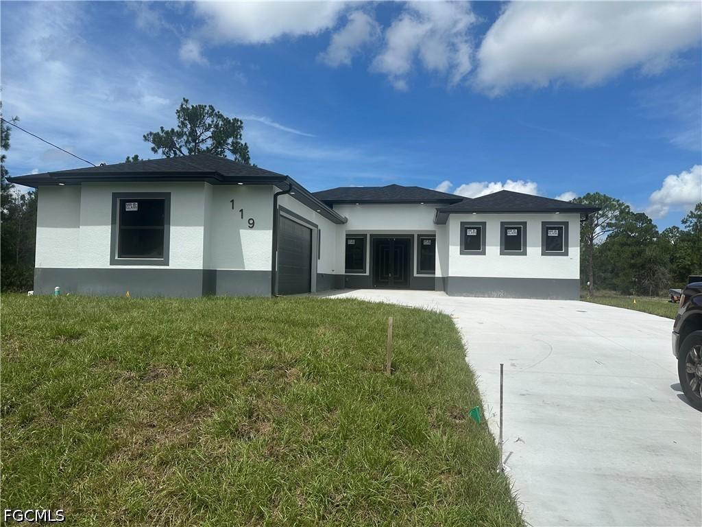 119 Moore Ave., Lehigh Acres, FL 33936
