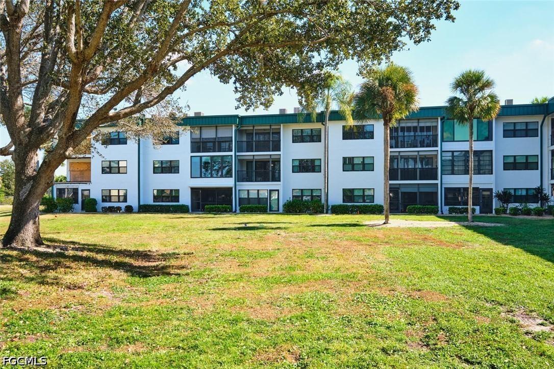 1747 Pebble Beach Dr. #302, Fort Myers, FL 33907