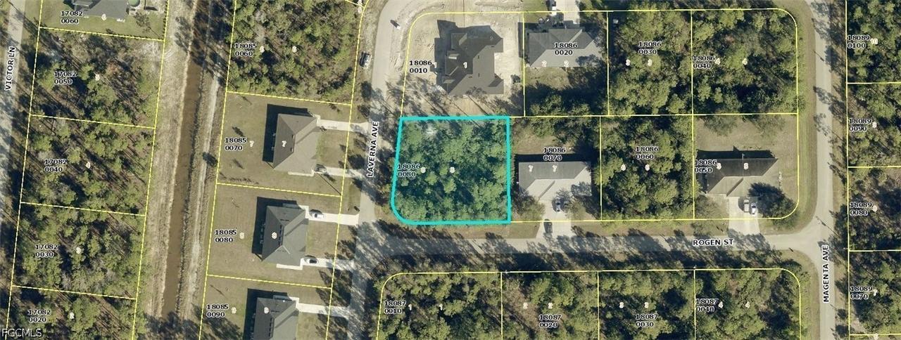 346 Rogen St., Lehigh Acres, FL 33972