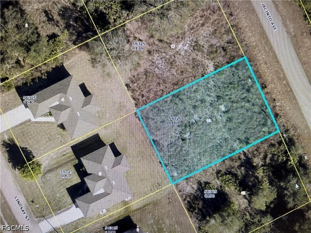 1833 Jacinto Ave., Lehigh Acres, FL 33972