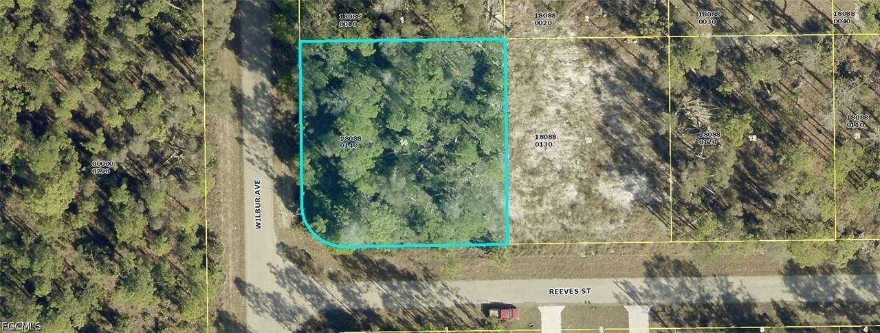 358 Reeves St., Lehigh Acres, FL 33972